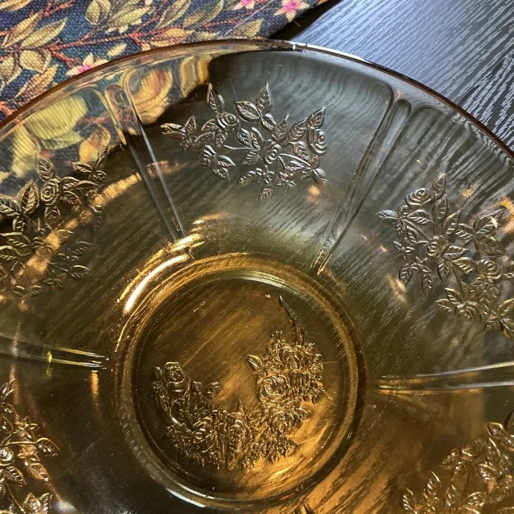 Federal Glass Sharon Cabbage Rose‎ Amber Depression Bowl 8.5 Inch Vintage